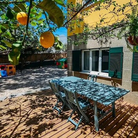 Beautiful Family With Courtyard-cascais *