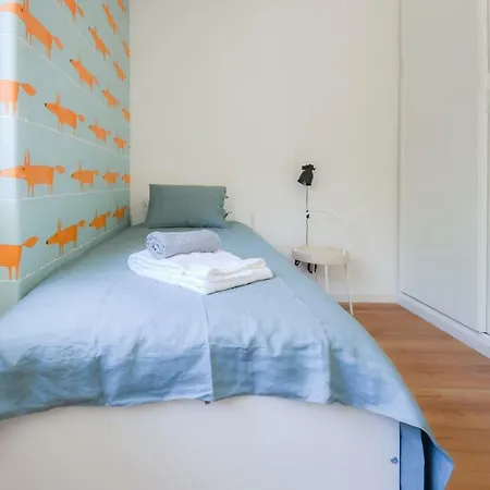 Beautiful Family With Courtyard-cascais Appartamento