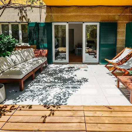 Beautiful Family With Courtyard-cascais
